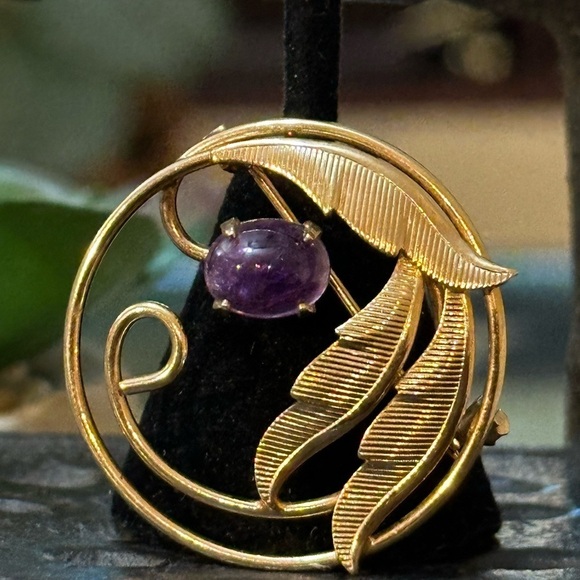 Amethyst round goldtone filagree vintage brooch. 1 1/2”diamete… - Picture 1 of 8